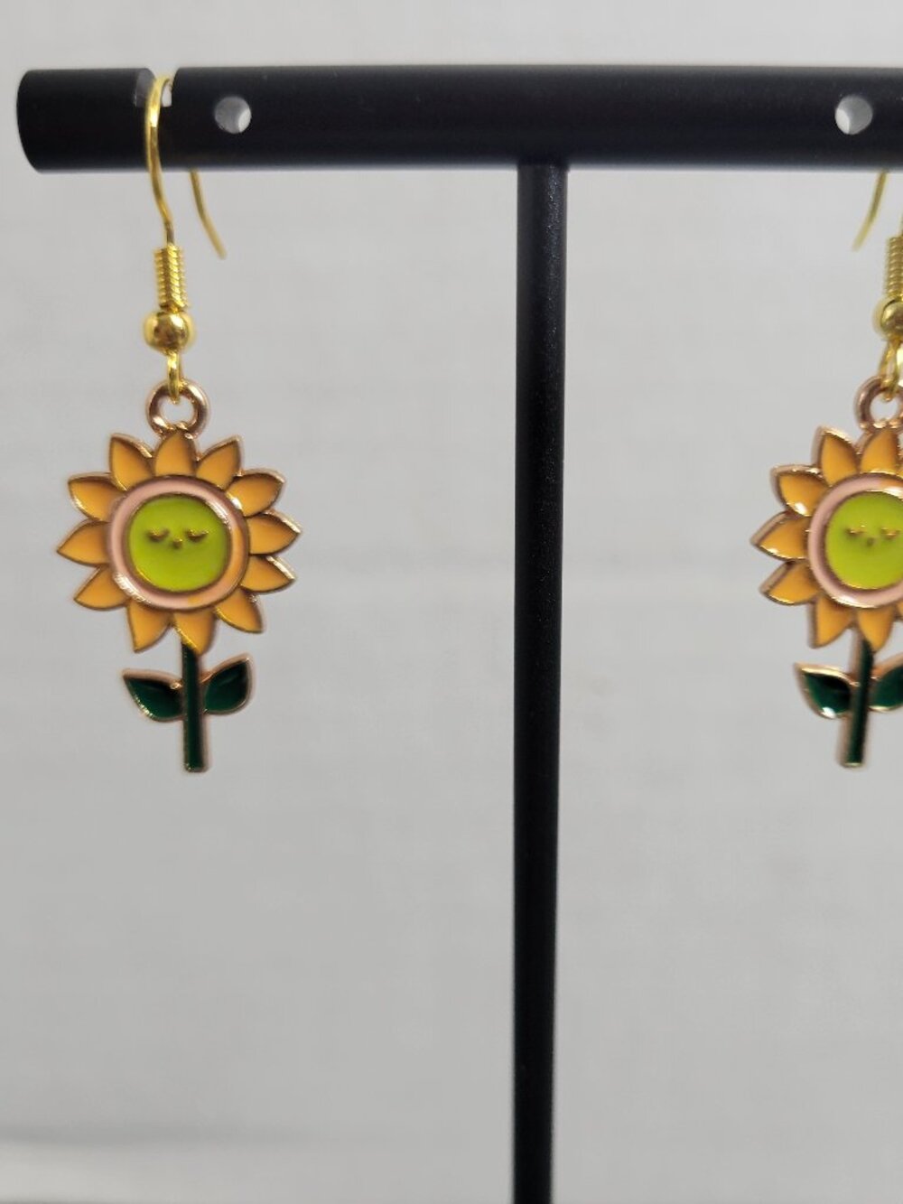 Sunflower Dangle Earrings Gold Tone Cute Happy Summer Fall Floral Gift E120E
